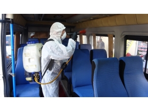 Erdemli’de Minibüsler, Servisler Ve Taksiler Dezenfekte Edildi
