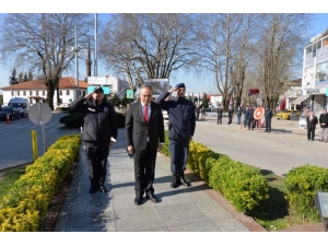 Hendek’te Şehitleri Anma Programı Gerçekleşti