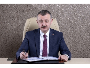 Bakan Selçuk’un Öğrencilere Jestine İzmit Pişmaniyesi Desteği