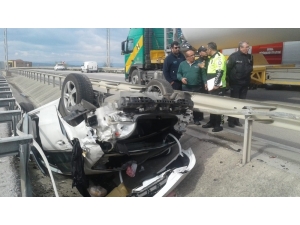 Defalarca Takla Atan Otomobilden 3 Kişi Sağ Kurtuldu