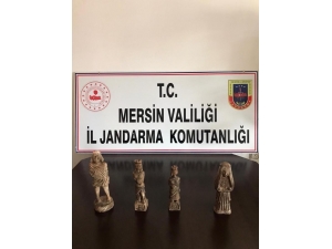 Mersin’de Roma Dönemine Ait 4 Heykel Ele Geçirildi