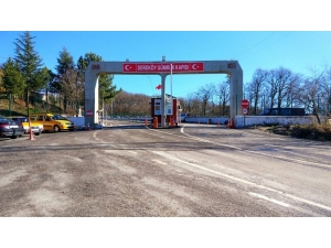 Dereköy Sınır Kapısı Geçici Olarak Yolcu Giriş-çıkışlarına Kapatıldı