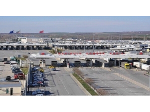 Avrupa’ya Açılan Sınır Kapıları Yolcu Giriş Çıkışlarına Kapatıldı