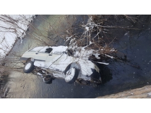 Kayıp Şahıs Dere Yatağına Uçan Otomobilinde Ölü Bulundu