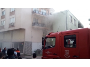 İzmir’de Depo Yangını