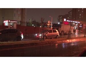 İstanbul’da Akşam Saatlerinde Dolu Yağışı Etkili Oldu