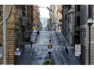 İtalya’da 1 Günde 475 Ölüm