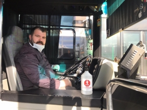 İstanbul’da Özel Halk Otobüslerine Dezenfektan Kutuları Kondu