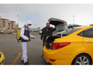 Erzurum’da Ticari Taksiler Dezenfekte Edildi