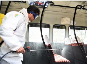 Toroslar Belediyesi Yolcu Minibüslerini Dezenfekte Ediyor