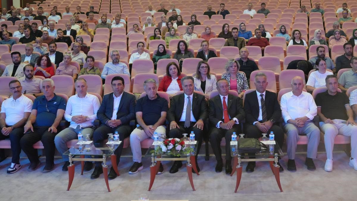 inonu-universitesinde-protokol-davranis-ve-temsil-kurallari-egitimi