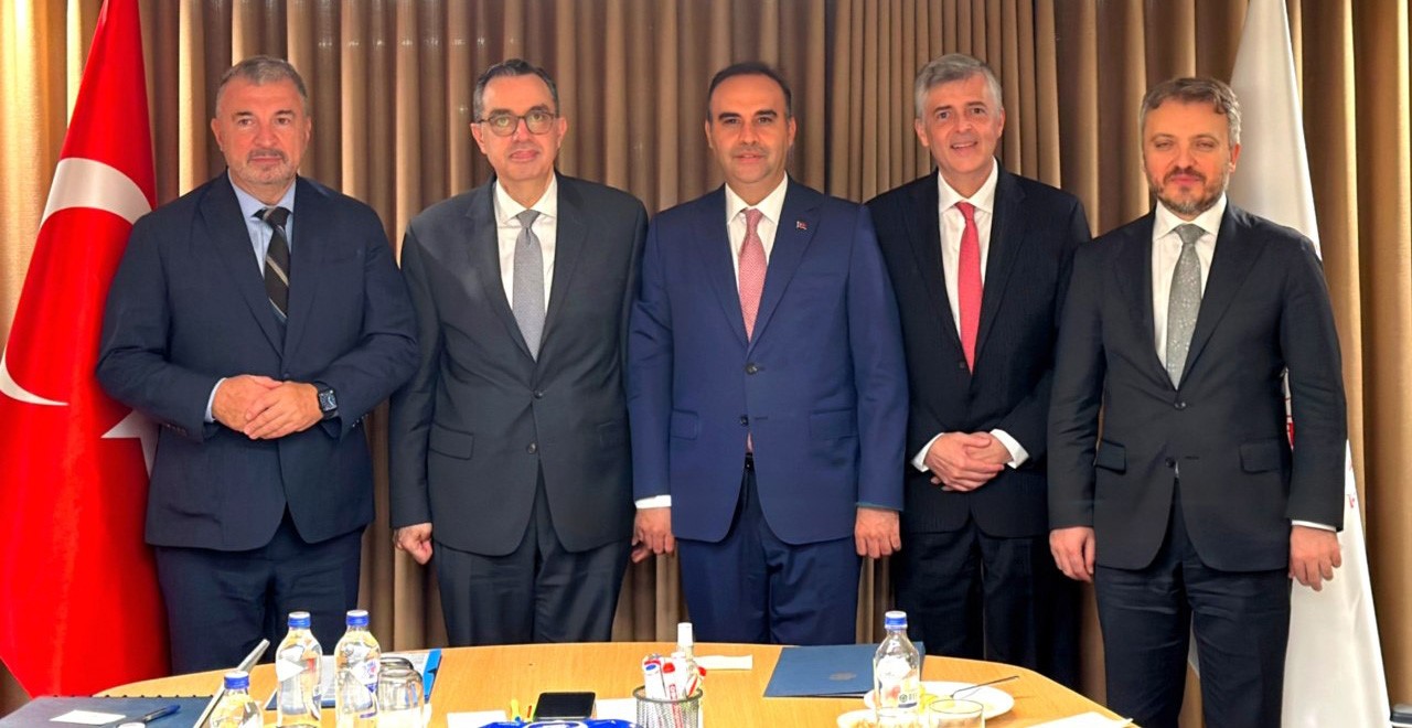 bakan-kacir-ifc-heyeti-ile-bir-araya-geldi