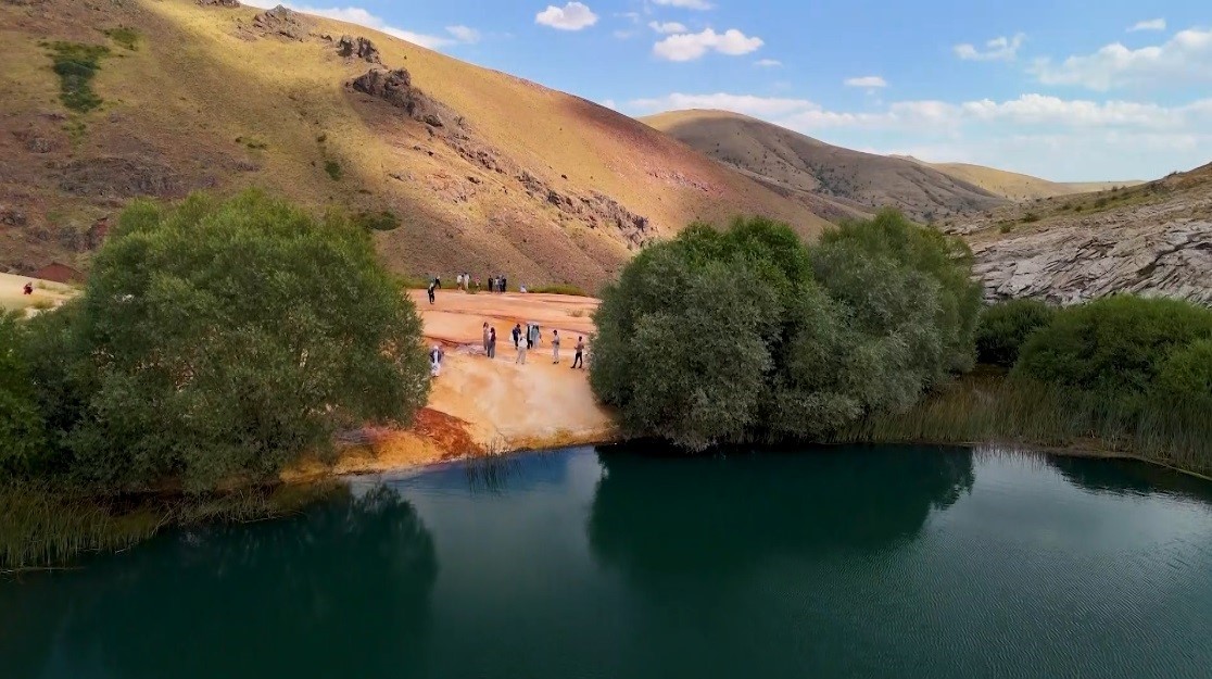 otlukbeli-nin-sakli-hazinesi-her-yil-yuzlerce-turisti-agirliyor