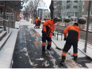 Niğde’de Kar Yağışı Etkili Oluyor
