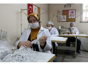 Bakanlık Kutladı, Yıkanıp Tekrar Kullanılabilen Maskeler Acil İhtiyaca Cevap Verecek