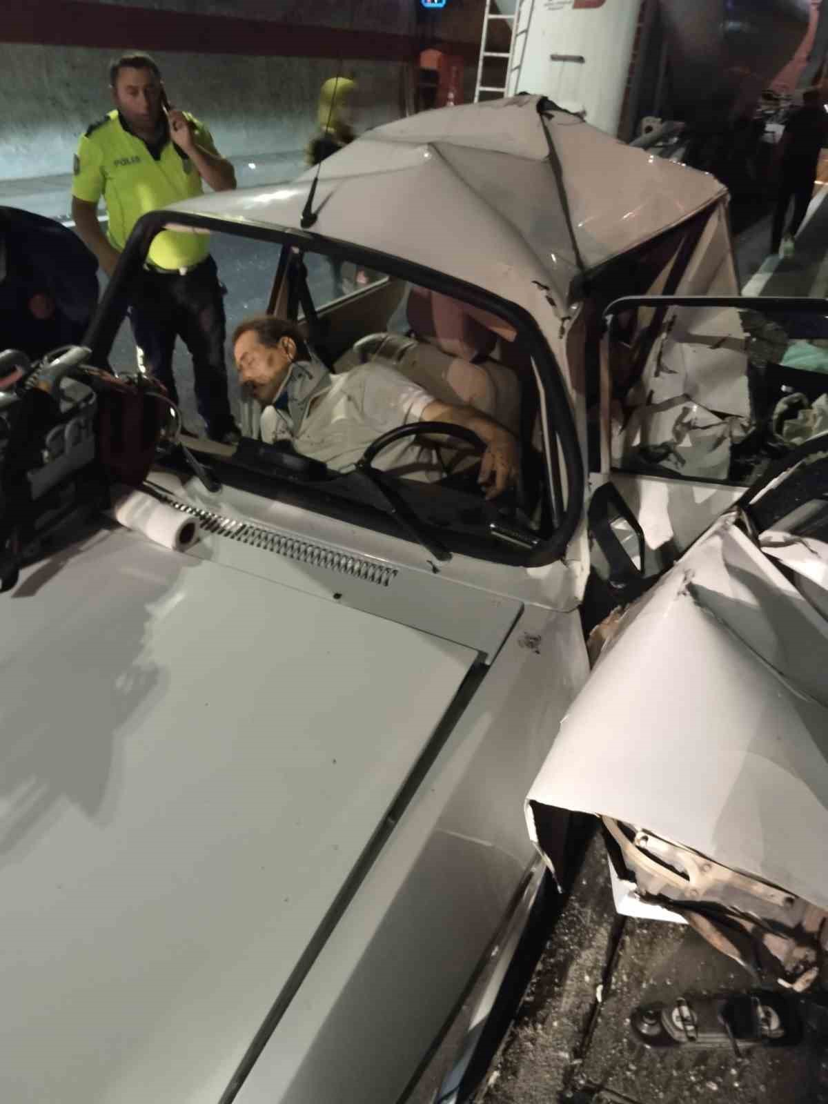 yeni-zigana-tuneli-nde-tir-otomobile-arkadan-carpti-1olu-2-yarali