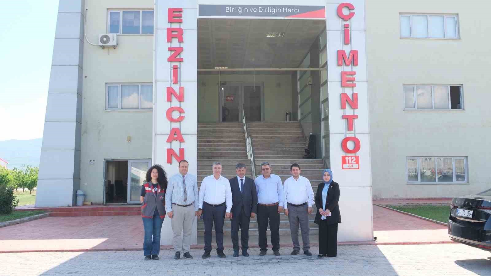 erzincan-belediye-baskani-bekir-aksun-cimento-fabrikasini-ziyaret-etti