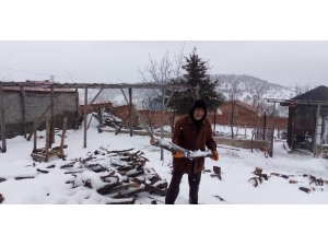 ’Mart Kapıdan Baktırır’ Atasözünün Resmidir