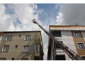 Sultangazi’de Korkutan Yangın