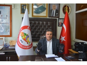 Ayvalık’ta Pazarcı Esnafından “Eldivenli’ Koronavirüs Tedbiri