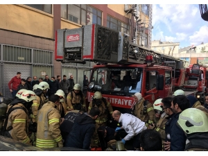 Bayrampaşa’da Plastik Ürünlerin Olduğu Depoda Yangın