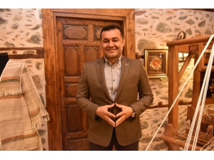 Okulların Açıldığı İlk Gün 81 İlden 81 Okula Alanya Muzu