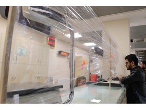 Postanede Korona Virüse "Streç Filmli" Önlem