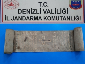 Jandarma Ceylan Derisine Yazılmış 500 Yıllık İncil Yakaladı