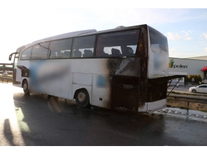 Manisa’da Seyir Halindeki Otobüs Alev Aldı