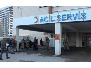 Tüfeği Ateş Alan Asker Yaralandı