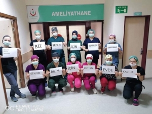 Sağlık Çalışanlarından ‘Evde Kal’ Mesajı