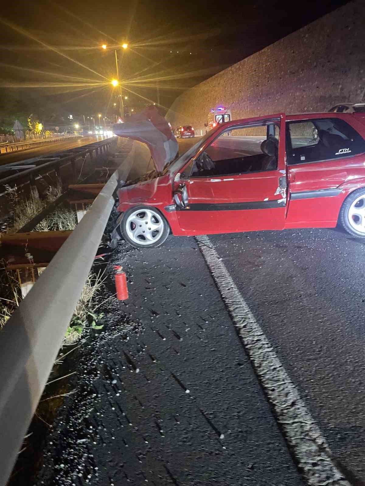 zonguldak-ta-otomobil-bariyerlere-carpti-1-yarali