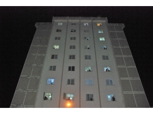 Tokatlılar Sağlıkçılar İçin Camlara Döküldü