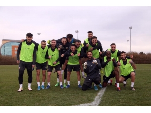 Kayserispor’da Futbolculara Yurtdışı Yasağı