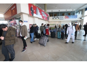 Büyükşehir Otogarı Dezenfekte Etti