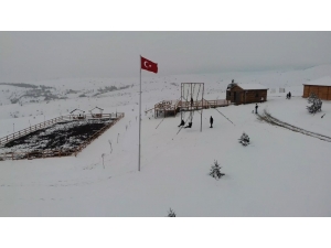 Dinek Dağının Eşsiz Kar Manzarası Havadan Görüntülendi