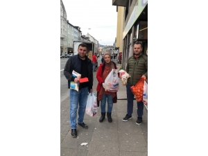 Almanya’daki Türklerden Gönüllü Olarak Yaşlılara Ve Kimsesizlere Korona Virüs Yardımı