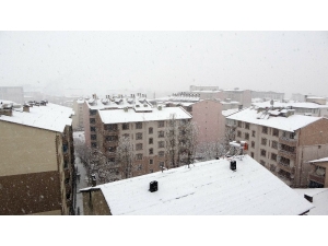 Mart Ayında Lapa Lapa Kar Yağışı