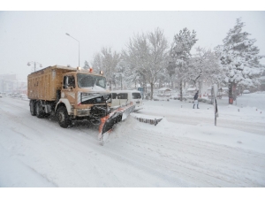 Nevşehir’de Karla Mücadele Çalışmaları Sürüyor