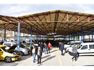 Manisa’da Açık Oto Pazarının Faaliyetlerine Ara Verildi
