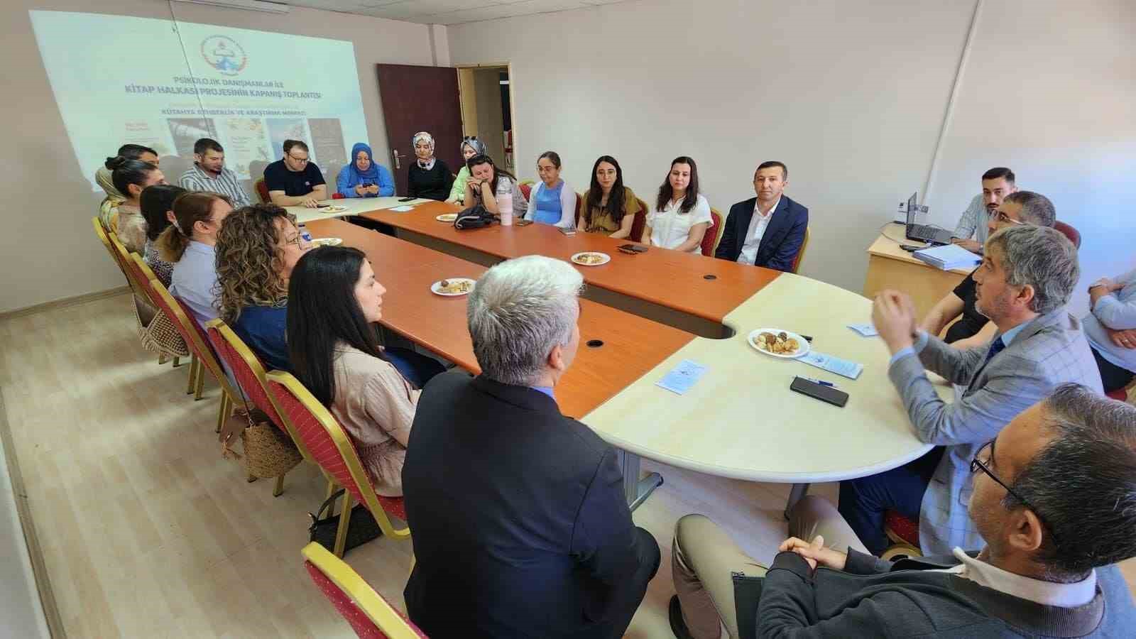 kutahya-da-psikolojik-danismanlar-kitap-halkasi-projesi-tamamlandi