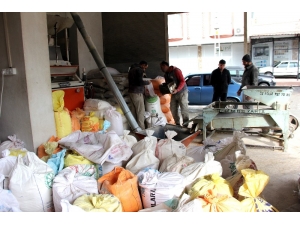 Un Değirmenleri Gece Gündüz Çalışıyor