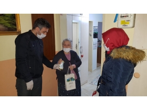 Başiskele Belediyesi’nden Yaşlı Vatandaşlara Yardım Eli