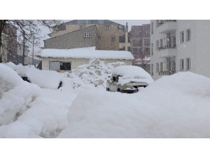 Bingöl’de Kar Yağışı, 21 Köy Yolu Kapandı