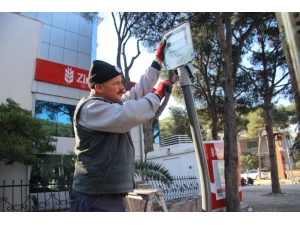 Burhaniye’de Hürriyet Caddesi Işıl Işıl Oldu