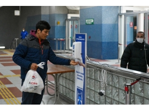 Ankara’da Raylı Sistemlere El Dezenfektanları Yerleştiriliyor