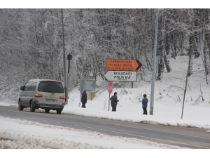 Bolu Dağı’nda Hafif Kar Yağışı Ve Sis Etkili Oluyor