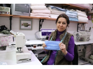 Bolu’da, İş Yükü Az Olan Gönüllü Terziler Maske Dikiyor