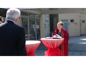 Gelin İtalyan Olunca Memur Nikahı Salon Dışında Kıydı