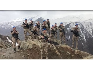 Kahraman Komandolardan Sağlıkçılara Alkışlı Destek